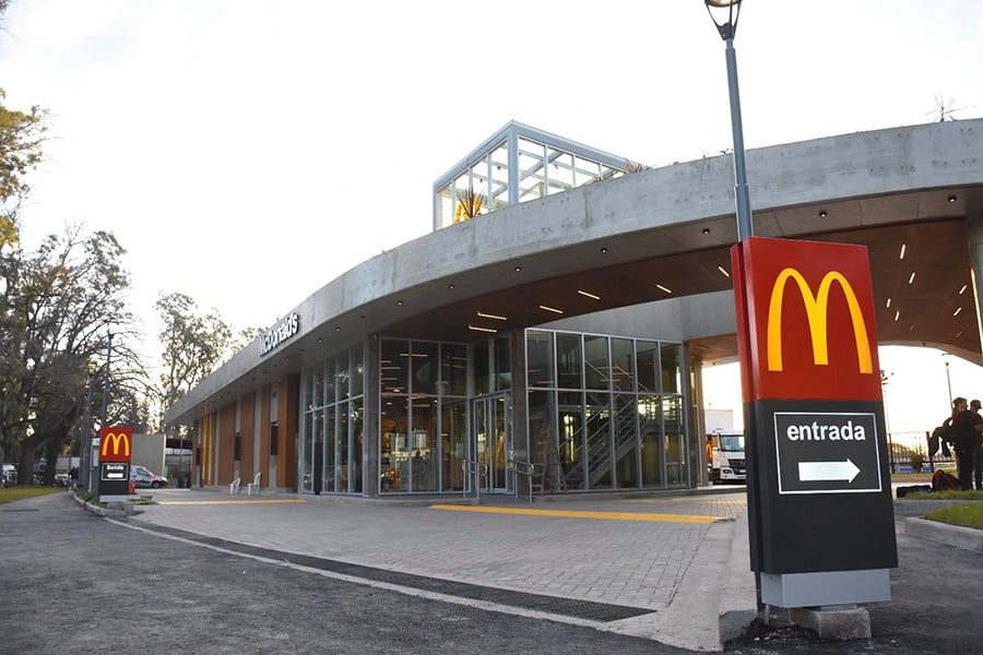 MAC DONALDS 900x600-1